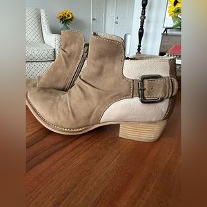 VERY VOLATILE JALEEL WOMEND LEATHER SLOUCHY BOOTS SIZE 8 1/2